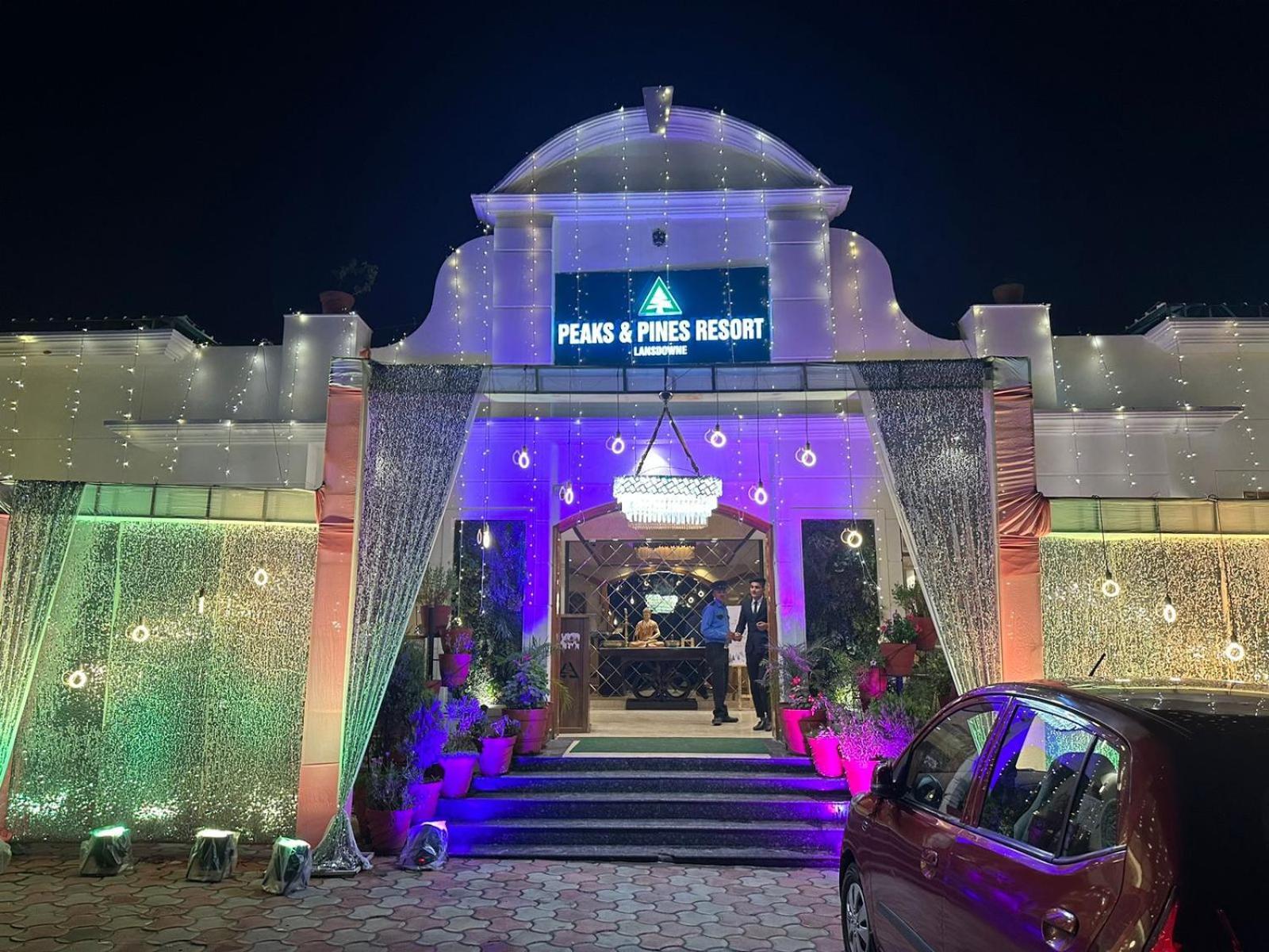 Peaks And Pines Resort Lansdowne Buitenkant foto